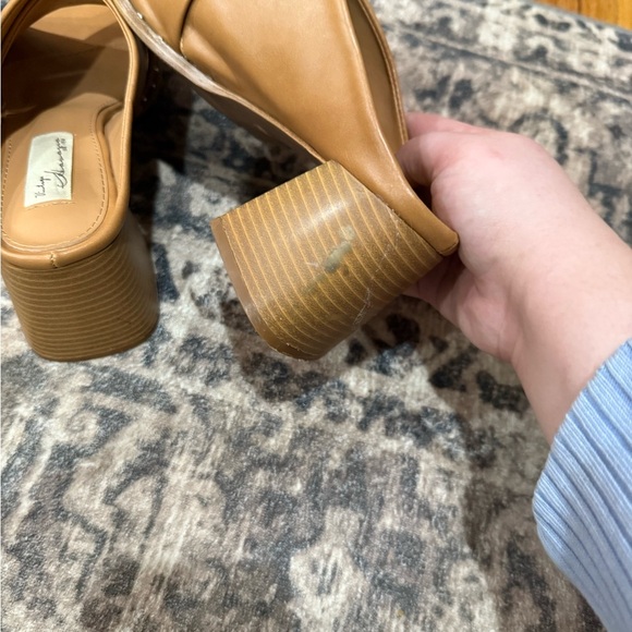 Vintage Havana Tan Mules with Chunky Heel - Picture 4 of 8